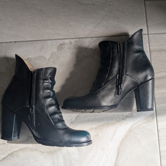 Heel booties - Picture 2 of 6